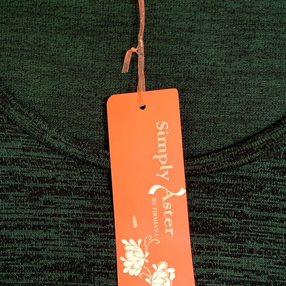 Simply Aster Tunic - Picture 3 of 5